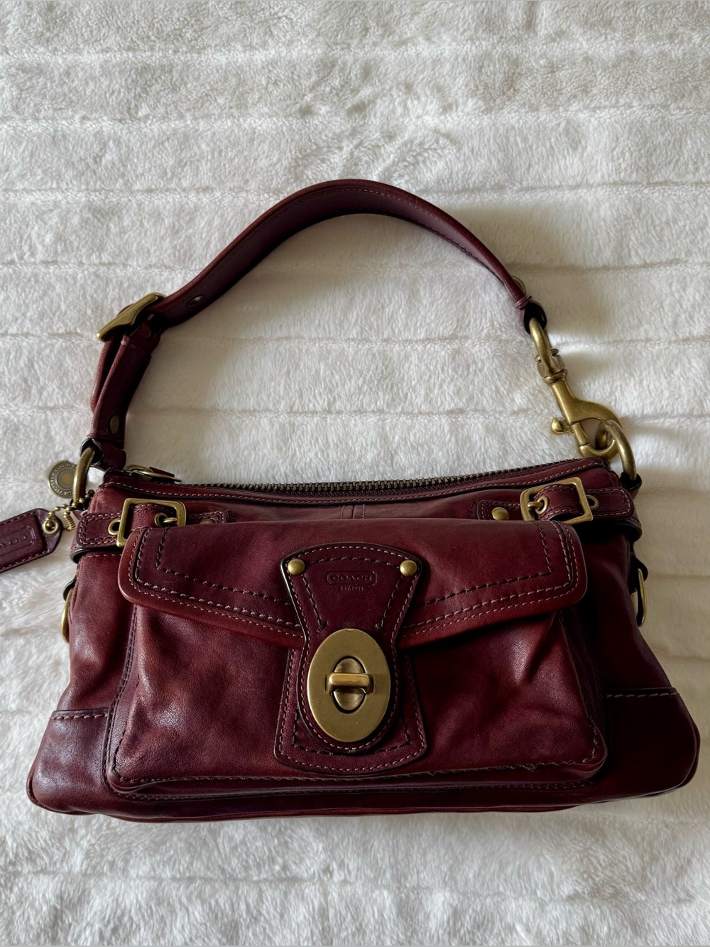 Coach legacy Leigh shoulder bag color “raisin“